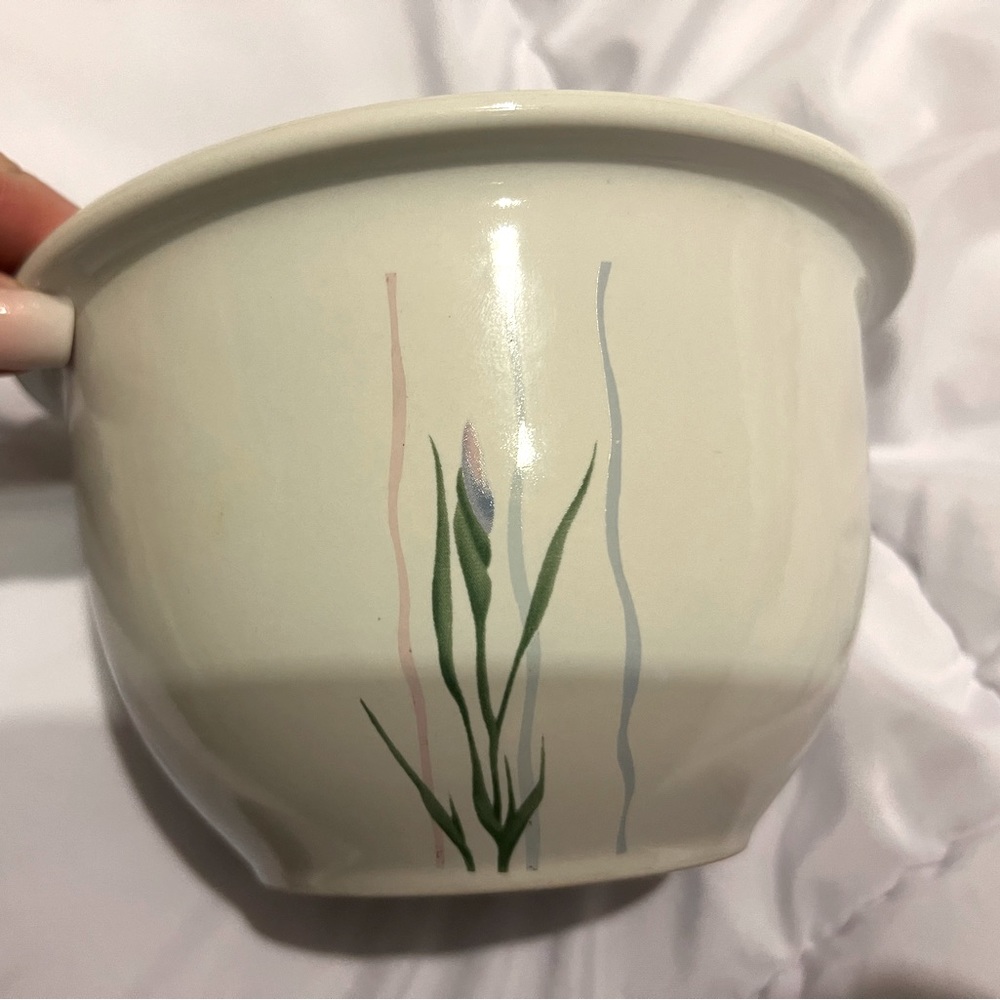 Vintage Corelle 1 quart Nesting Mixing Bowl -Iris Shadow